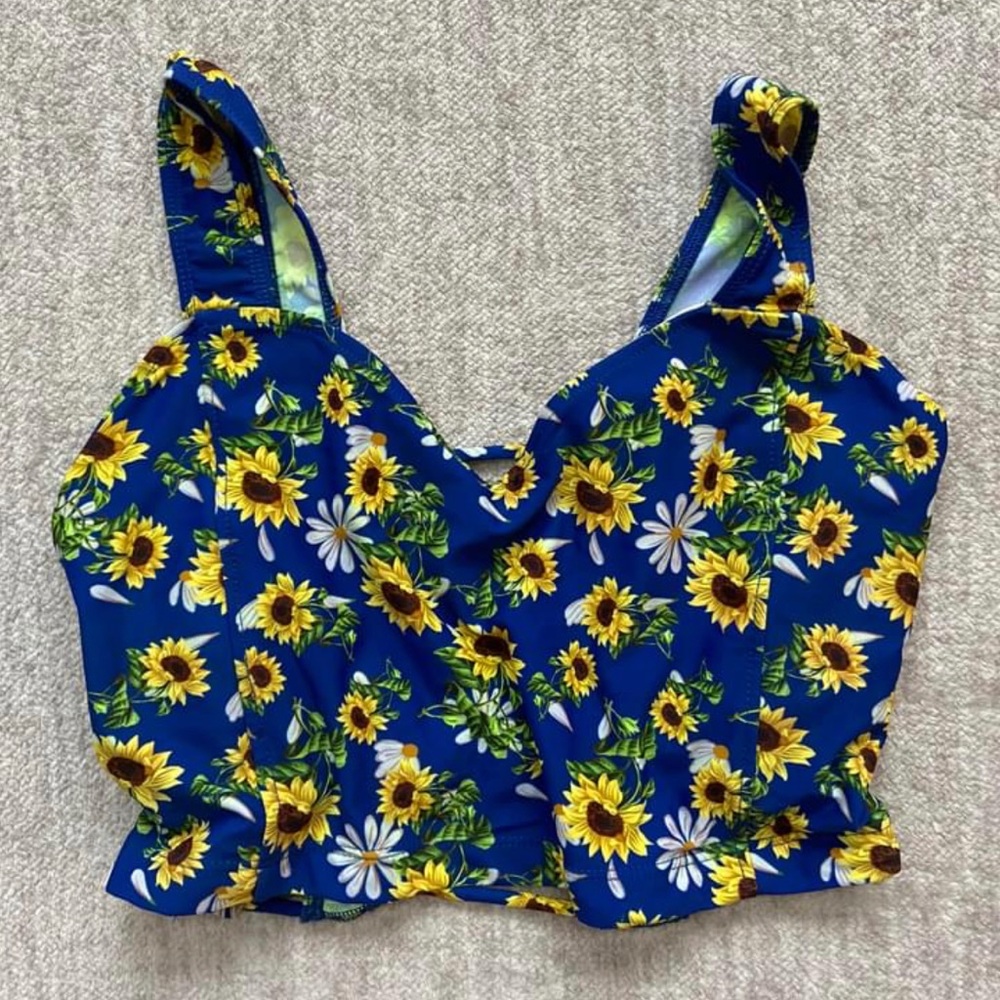 EUC Sunflowers Latterback 1.0 by Kortni Jeane